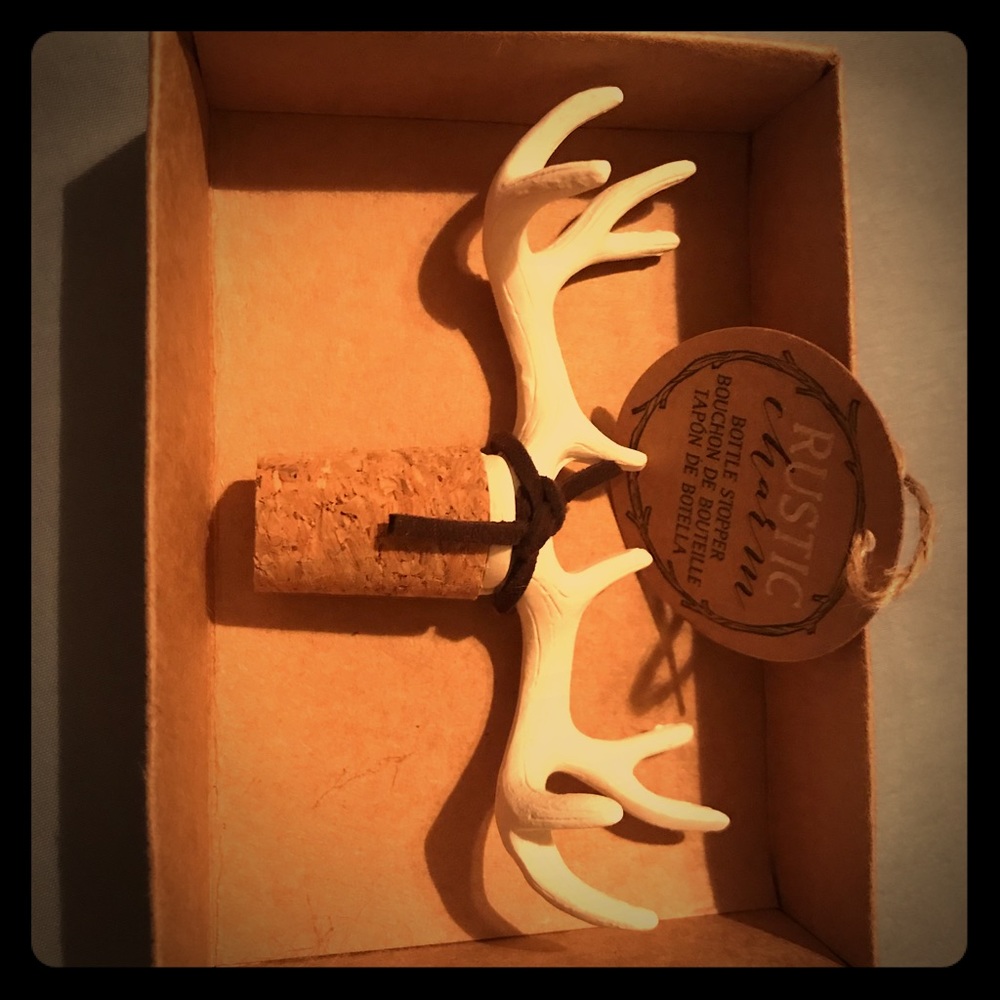 2 Antler wine bottle top